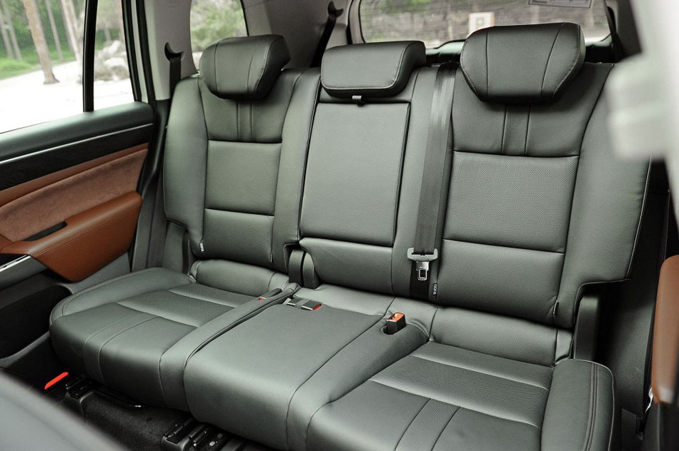 2017款 320T 四驱至尊版 座椅空间