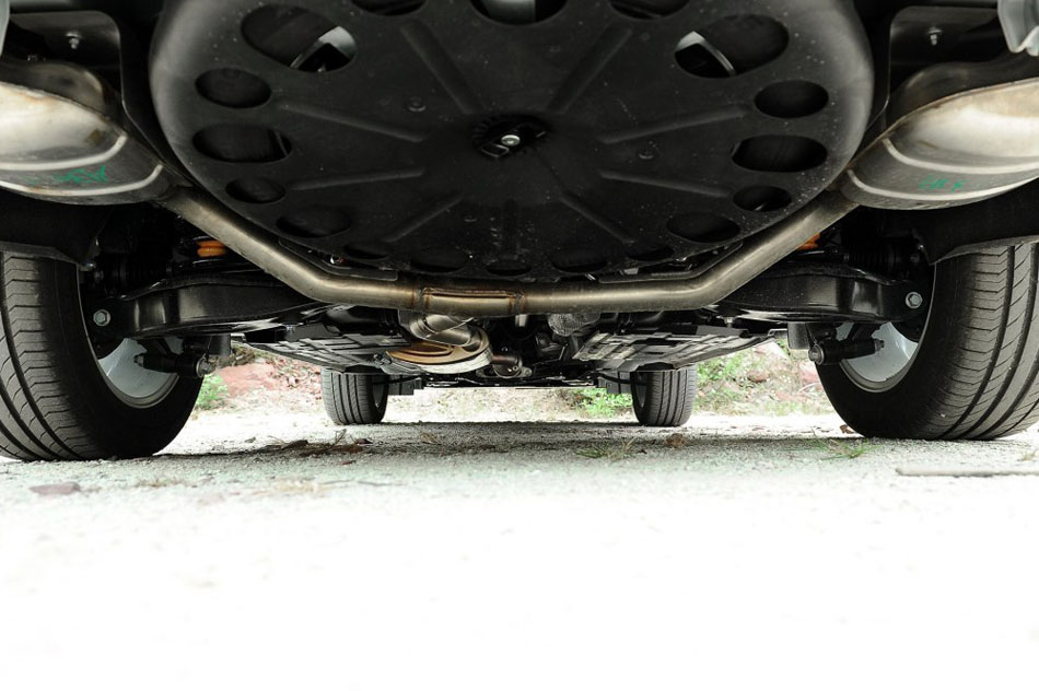 2017款 320T 四驱至尊版 引擎底盘