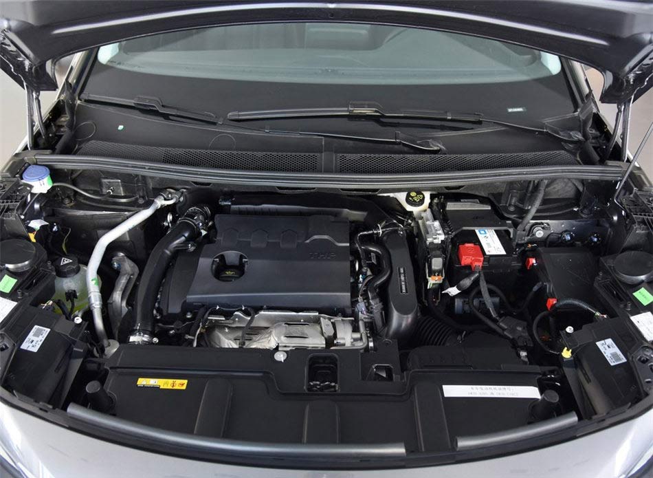 标致4008  2017款 380THP 豪华版 引擎底盘