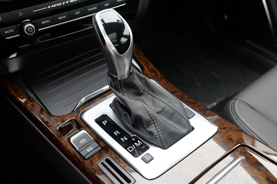 2016款 2.0T 自动尊享型 内饰