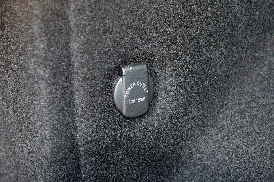 2016款 2.0T 自动尊享型 座椅空间