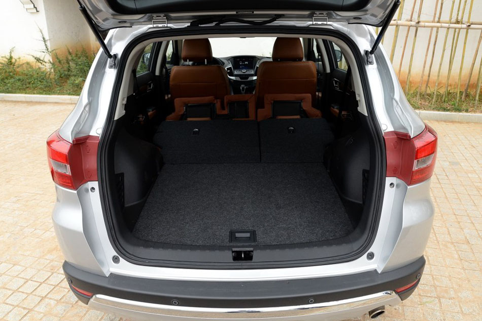 2016款 2.0L 自动旗舰版 座椅空间