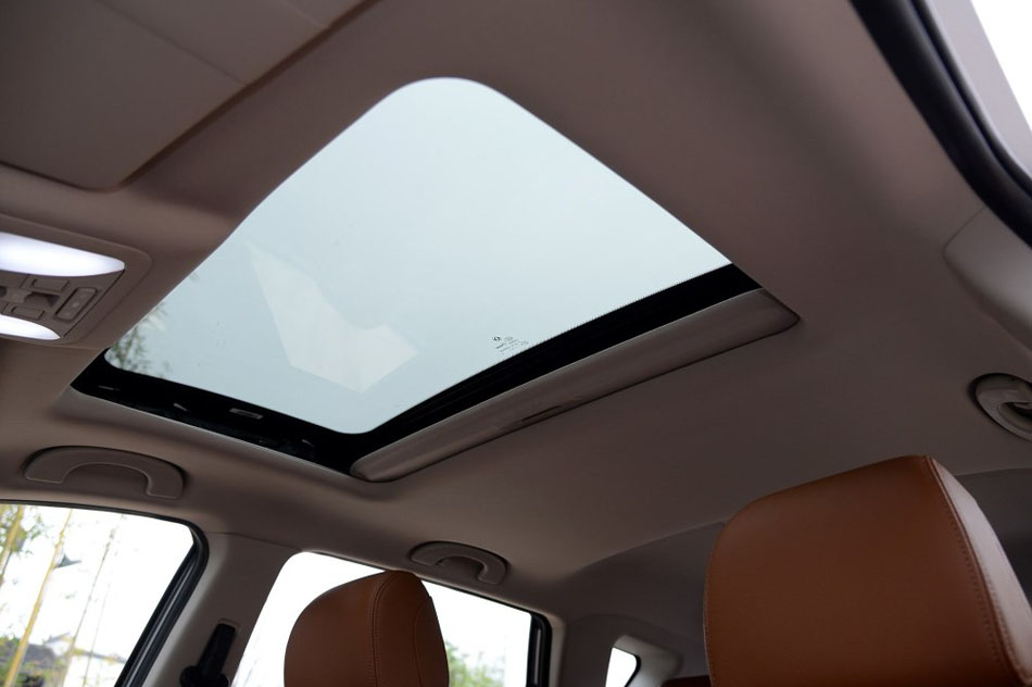 2016款 2.0L 自动旗舰版 座椅空间