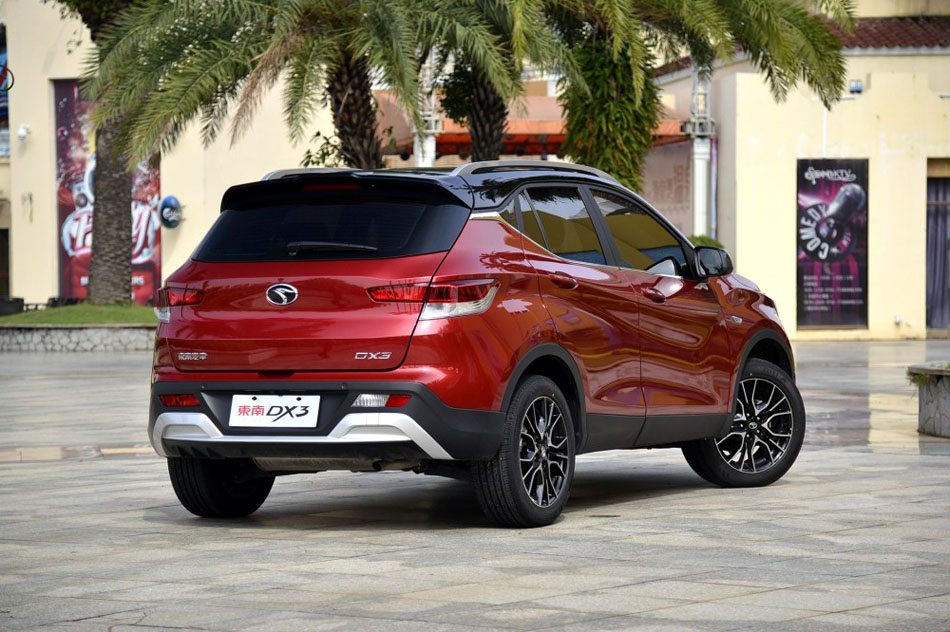 2016款 1.5L 手动劲彩版 外观