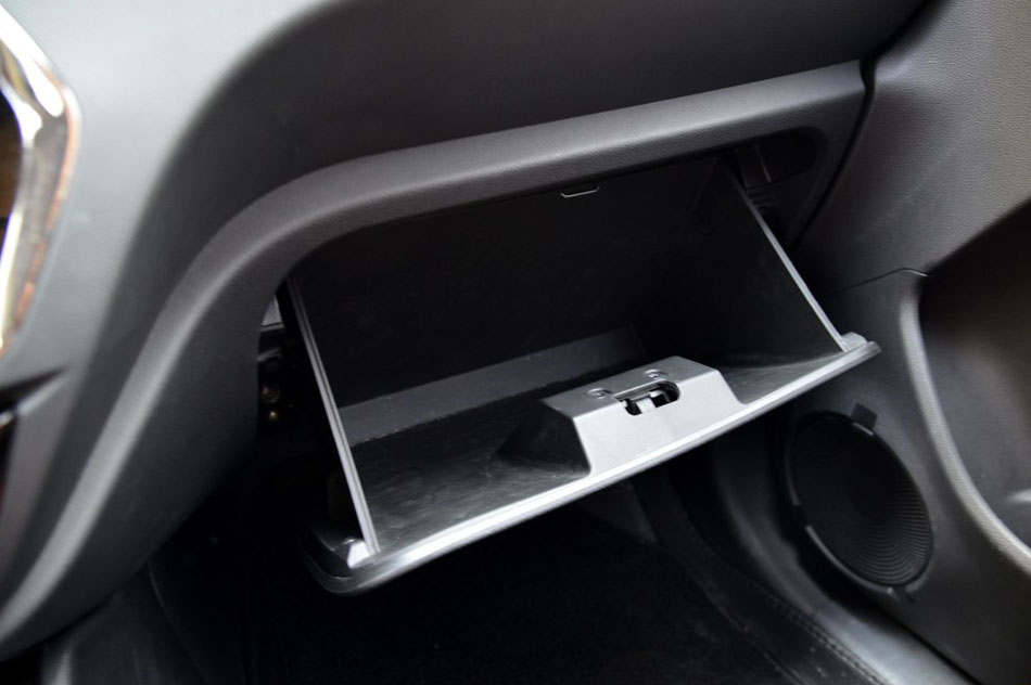 2016款 1.5L 手动劲彩版 内饰