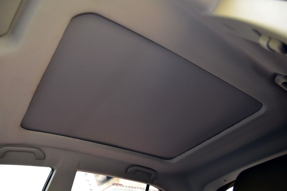 2016款 1.5L 手动劲彩版 座椅空间