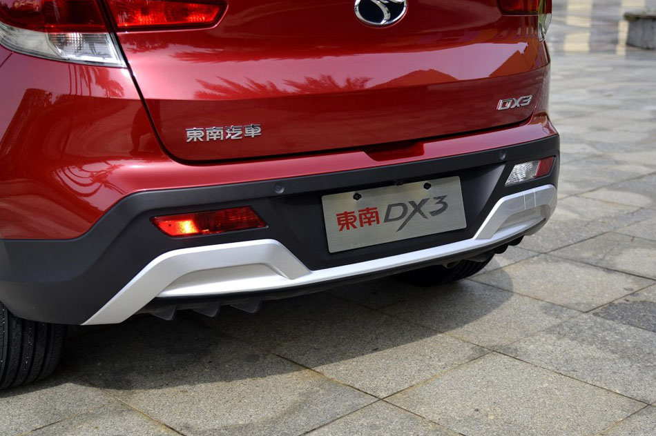 2016款 1.5L 手动劲彩版 细节