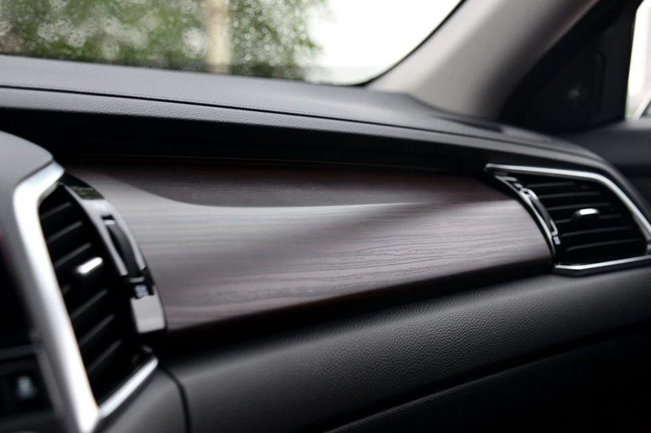 2017款 370TURBO 四驱至尊版 内饰