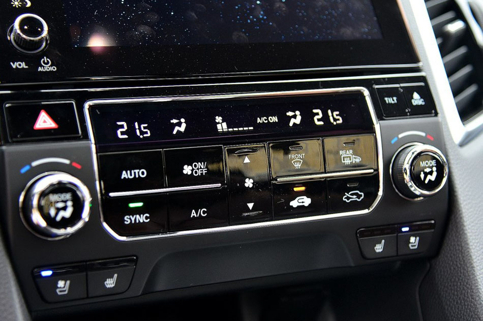 2017款 370TURBO 四驱至尊版 内饰