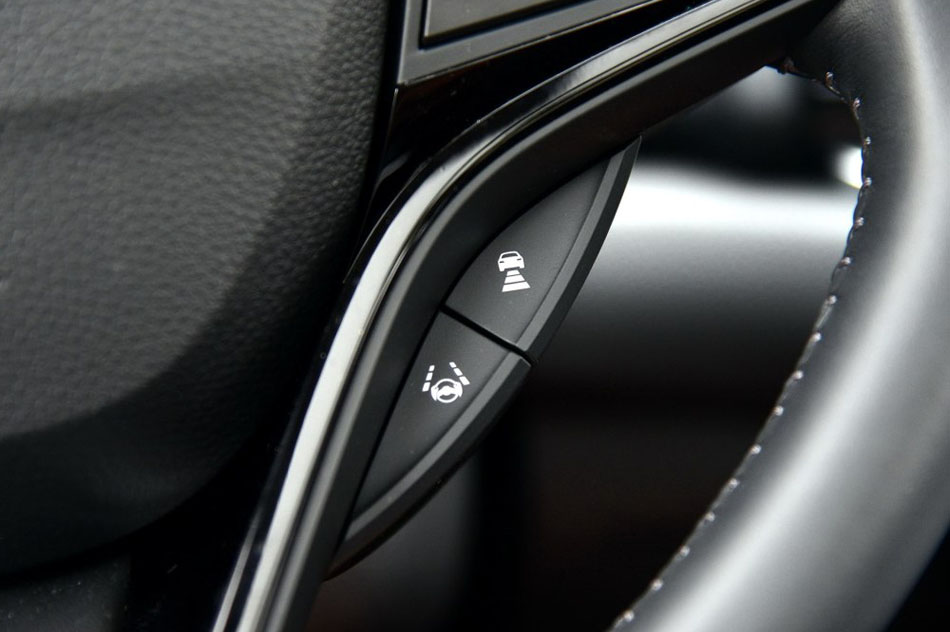 2017款 370TURBO 四驱至尊版 内饰