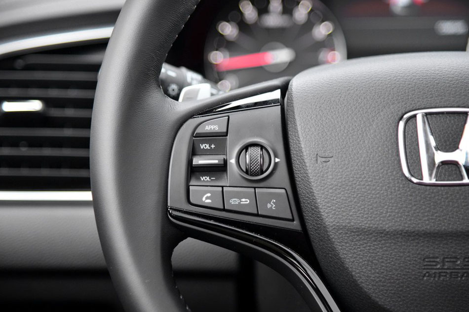 2017款 370TURBO 四驱至尊版 内饰