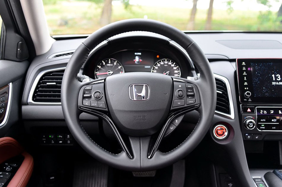 2017款 370TURBO 四驱至尊版 内饰