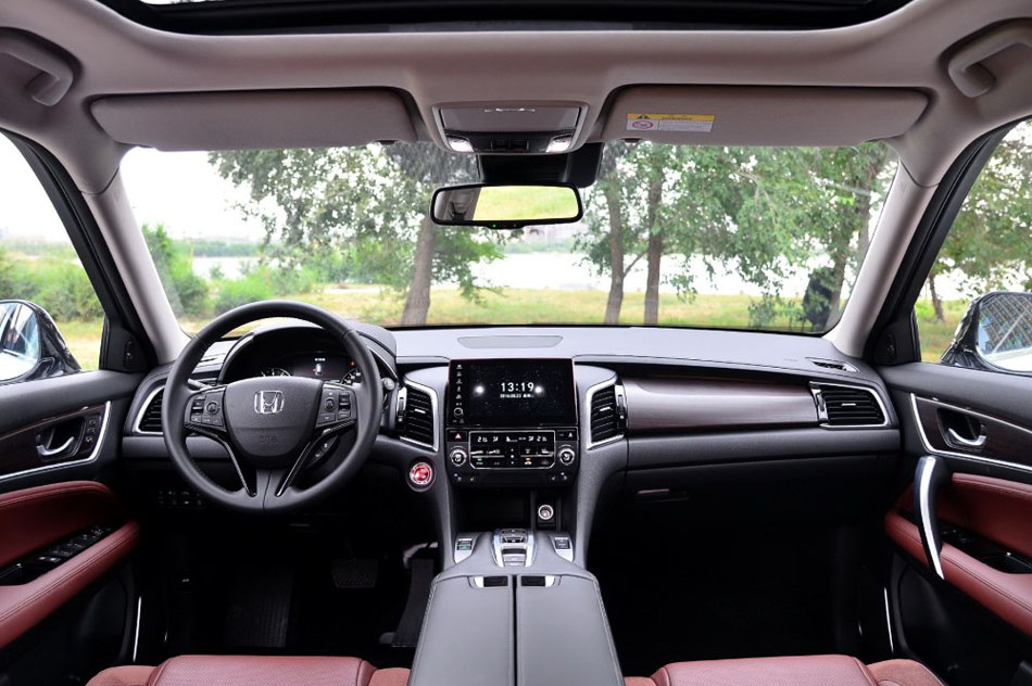 2017款 370TURBO 四驱至尊版 内饰