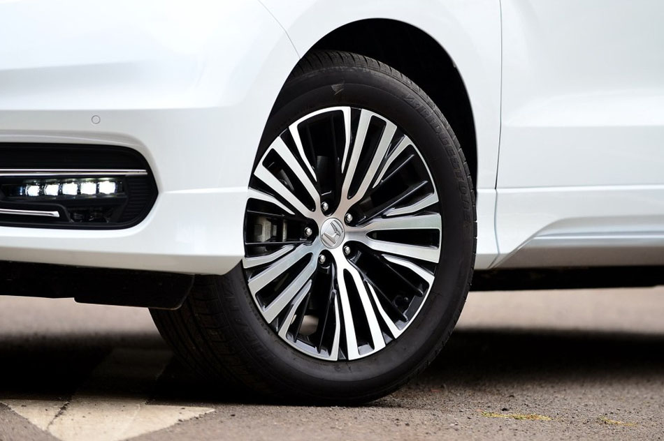 2017款 370TURBO 四驱至尊版 细节