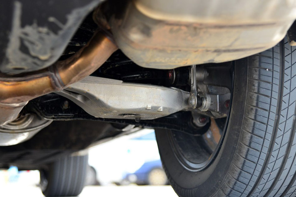 2017款 370TURBO 四驱至尊版 引擎底盘