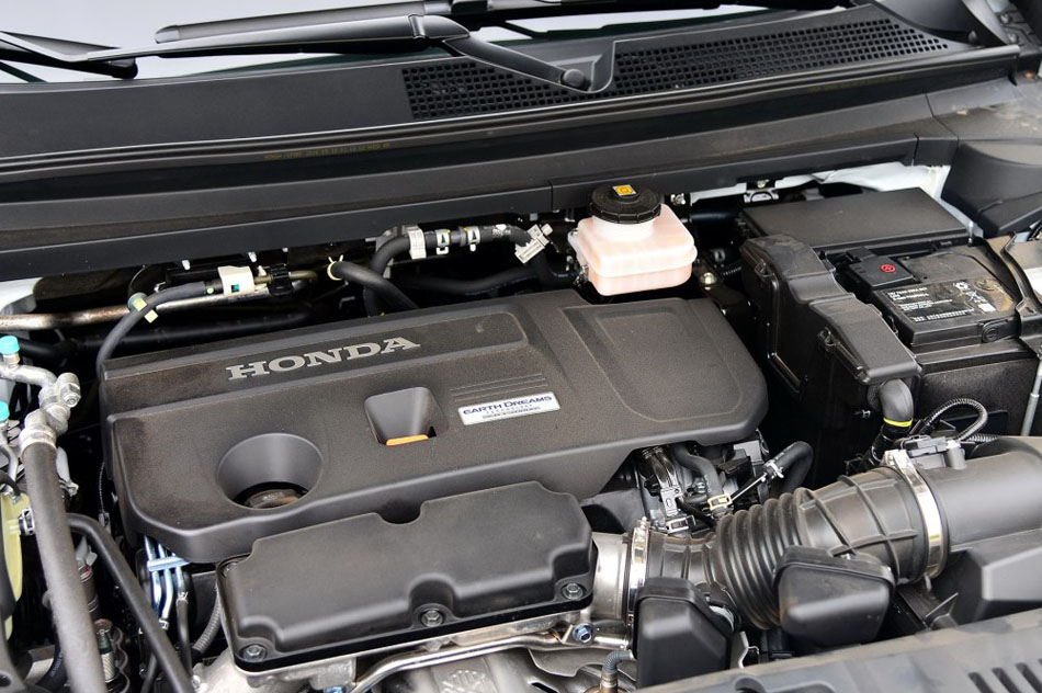 2017款 370TURBO 四驱至尊版 引擎底盘