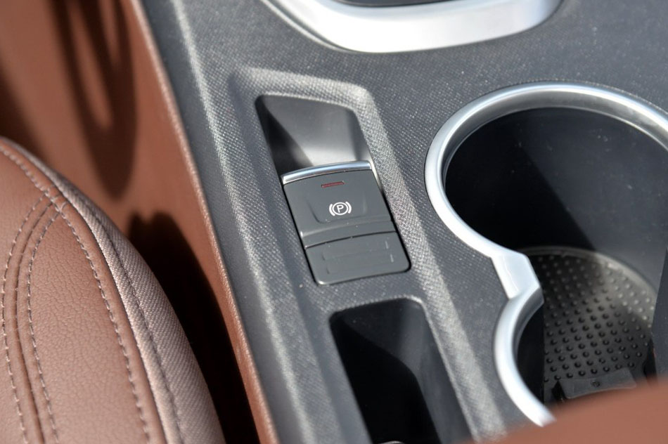 2017款 七座版 1.5T 手动适·享型 内饰