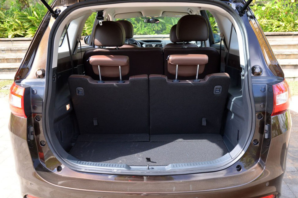 2017款 七座版 1.5T 手动适·享型 座椅空间