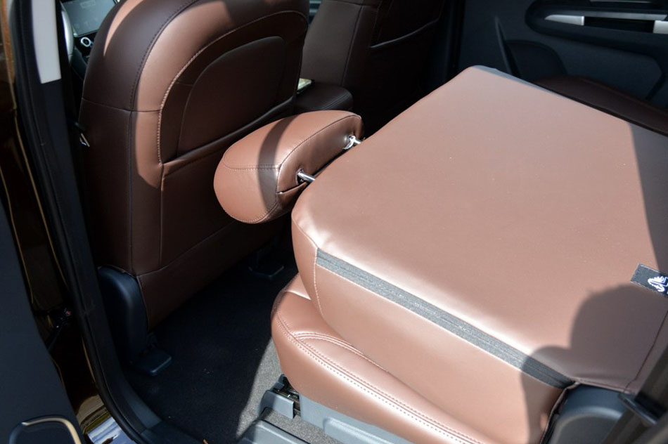 2017款 七座版 1.5T 手动适·享型 座椅空间