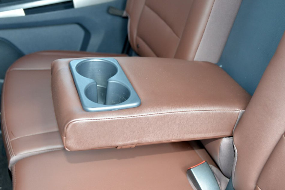 2017款 七座版 1.5T 手动适·享型 座椅空间