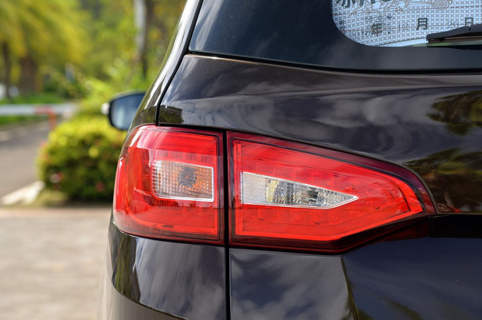 2017款 七座版 1.5T 手动适·享型 细节