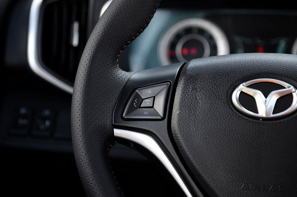 2016款 1.5L 手动互联网版 内饰