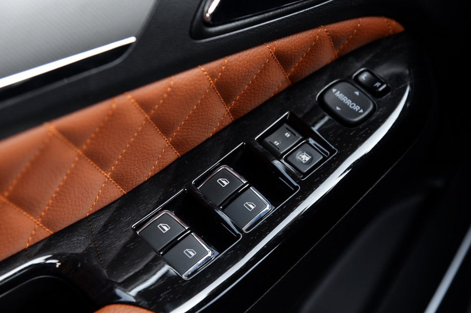 2016款 1.5L 手动互联网版 座椅空间