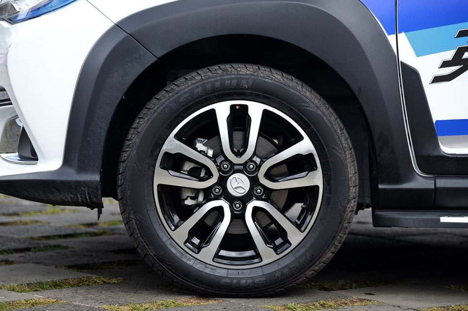 2016款 1.5L 手动互联网版 细节