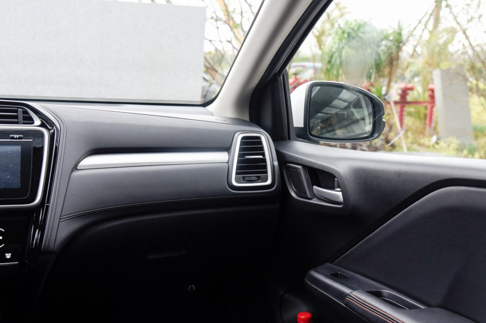 2017款 1.5L CVT风尚版 内饰