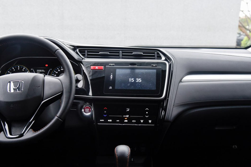 2017款 1.5L CVT风尚版 内饰