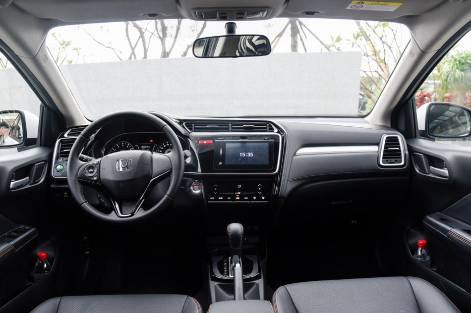 2017款 1.5L CVT风尚版 内饰