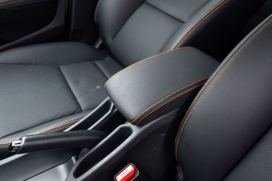 2017款 1.5L CVT风尚版 座椅空间