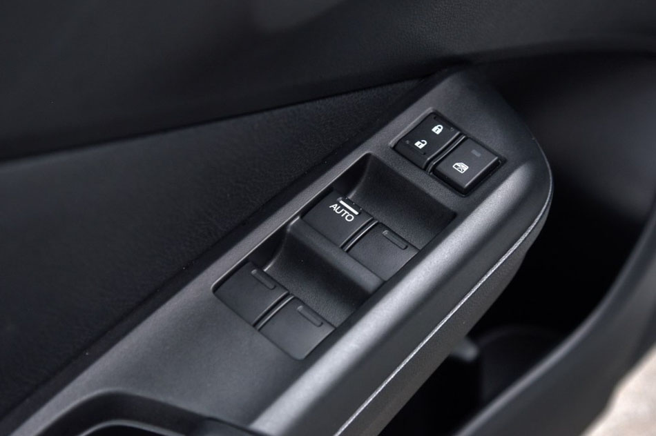 2017款 1.5L CVT风尚版 座椅空间