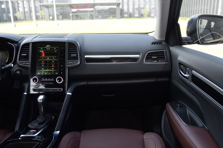 2017款 2.5L 四驱至尊版 内饰