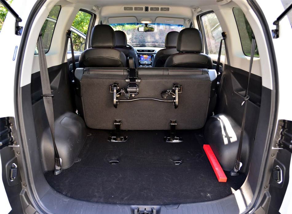 开瑞K60  2017款 1.5L 手动旗舰型 座椅空间