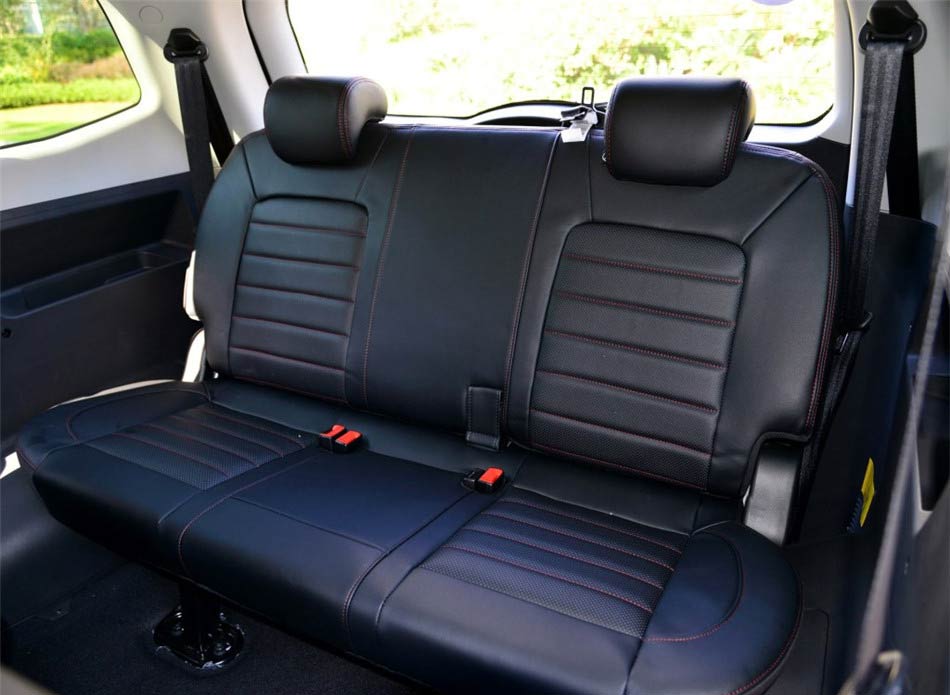 开瑞K60  2017款 1.5L 手动旗舰型 座椅空间