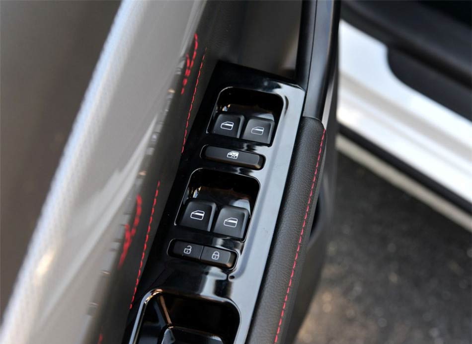 开瑞K60  2017款 1.5L 手动旗舰型 座椅空间