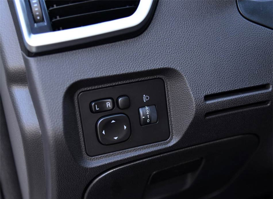 开瑞K60  2017款 1.5L 手动旗舰型 内饰功能