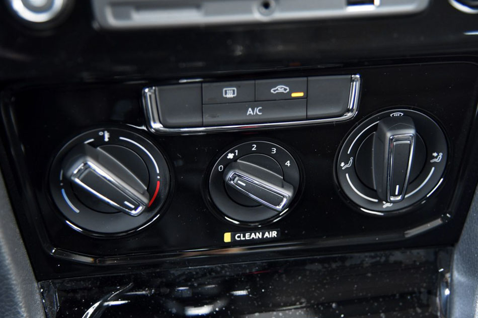 2017款 230TSI 自动舒适型 内饰