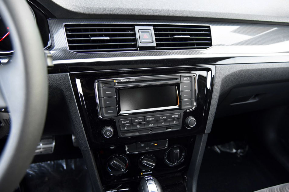 2017款 230TSI 自动舒适型 内饰