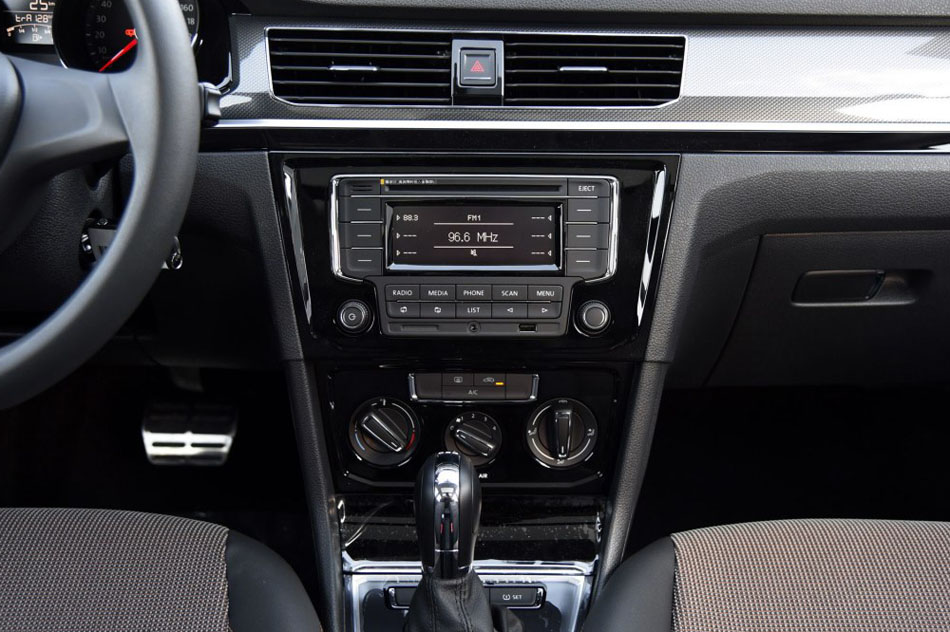 2017款 230TSI 自动舒适型 内饰