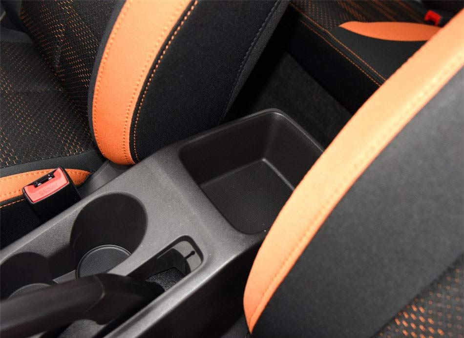 2017款 1.5L 手动都市版 座椅空间