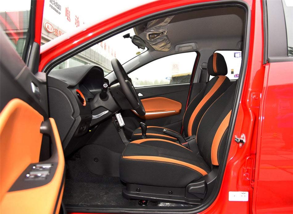 2017款 1.5L 手动都市版 座椅空间