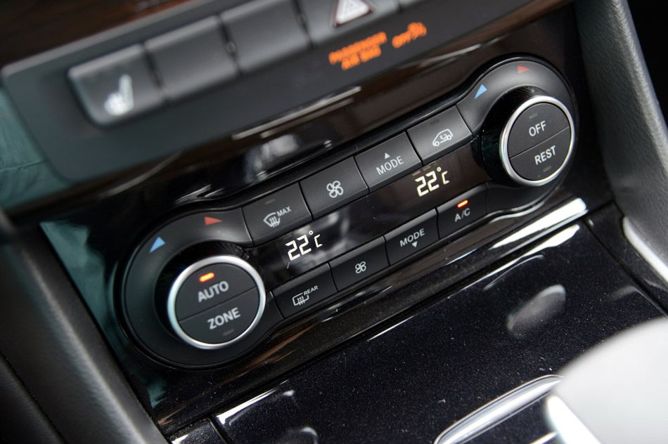 2017款 2.0T 四驱极限版 内饰