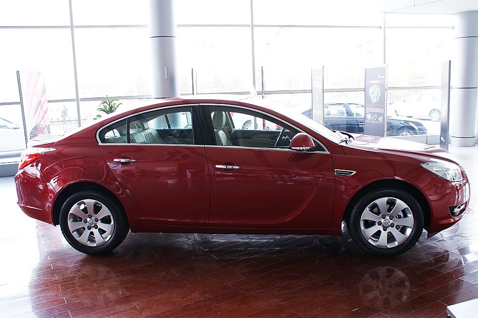 上海通用别克新君威到店实拍-外观