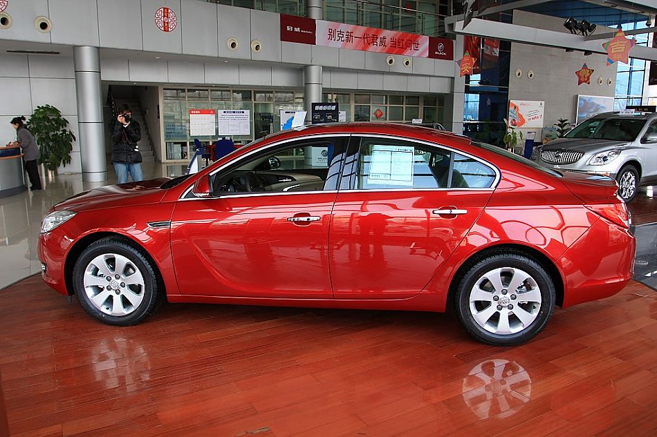 上海通用别克新君威到店实拍-外观