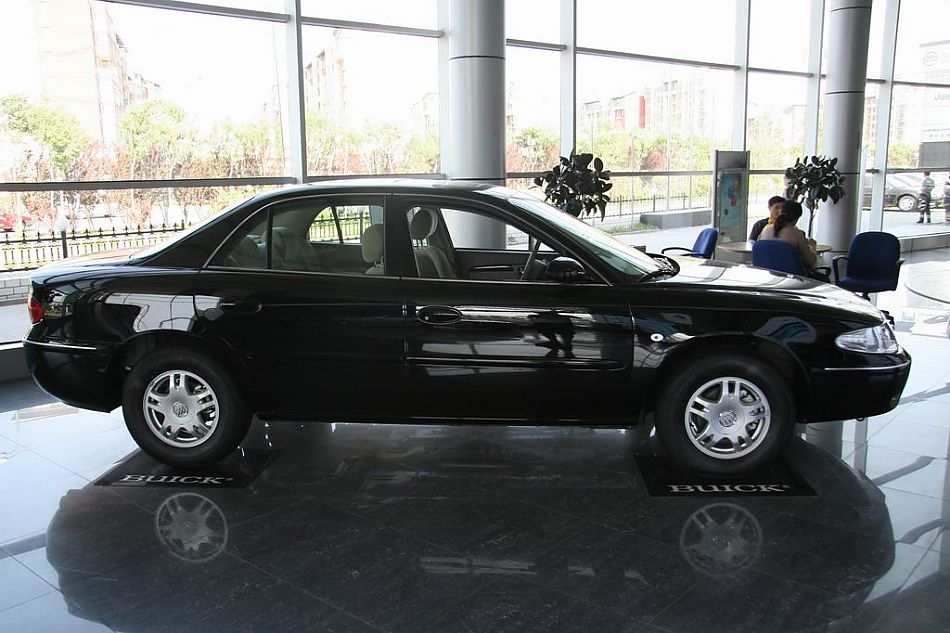 上海通用君威外观