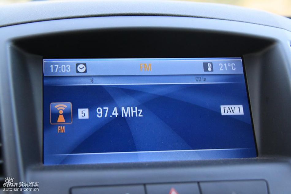 别克新君威2.0T内饰实拍图