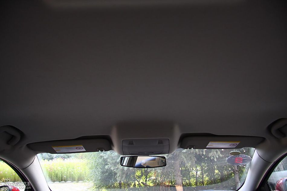 新君威1.6T实拍图内饰