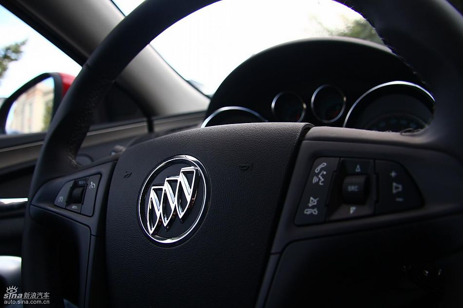 新君威1.6T实拍图内饰